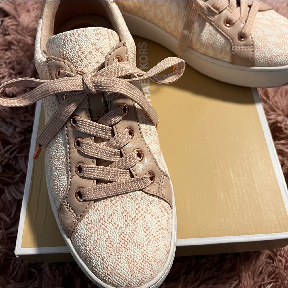Michael Kors Poppy Lace Up Rose Gold Sneakers